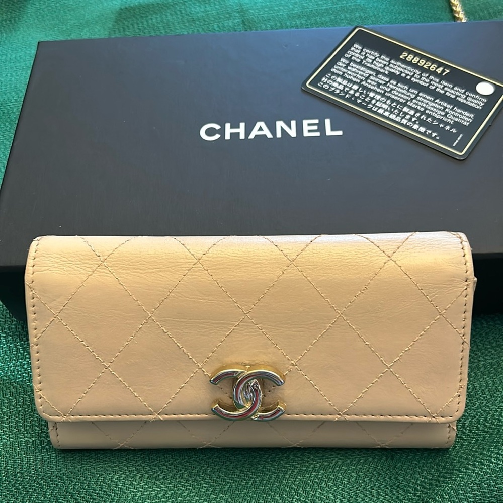 Chanel Wallet Twist Lock Cream Women’s Leather CC Gold Tone Authentic - Picture 4 of 8